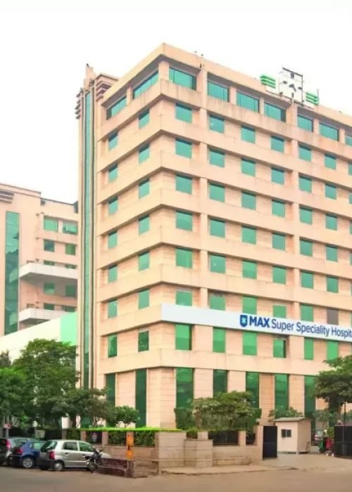 Max-Super-Speciality-Hospital-Patparganj-600x589